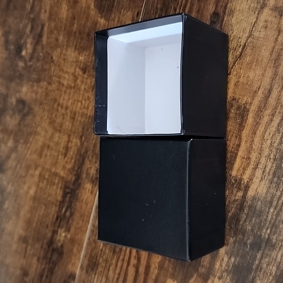 Infinity Peridot BirthStone Earrings - Picture 4 of 4